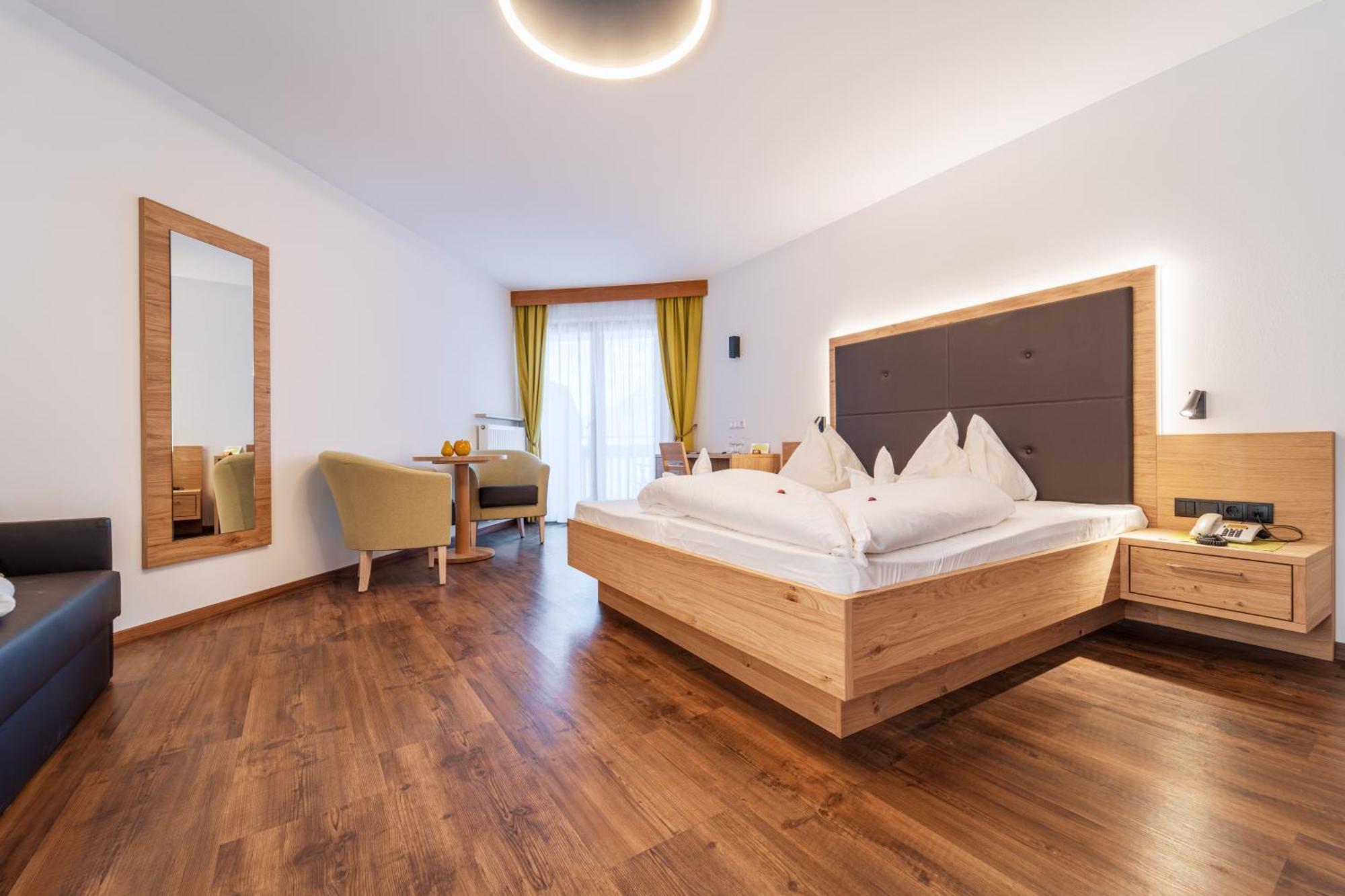 Hotel Meinhardt Scena Esterno foto